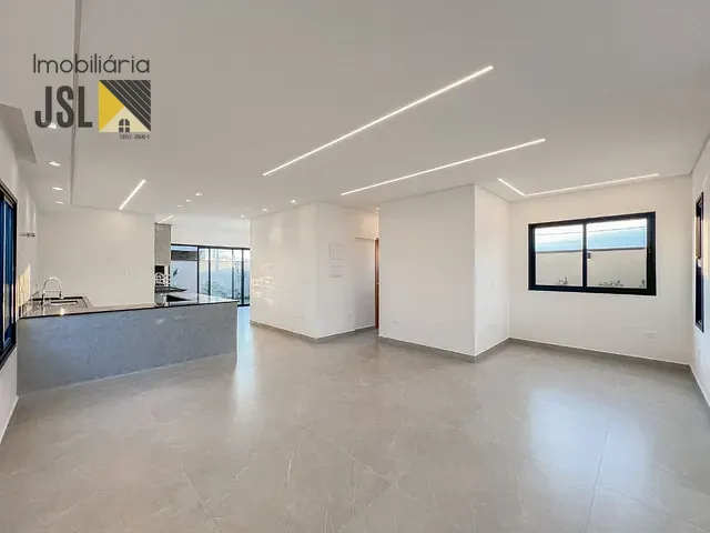 Sobrado com 250m² 3 quartos e 2 banheiros, à venda, no bairro Jardim das Flores em São José dos Campos