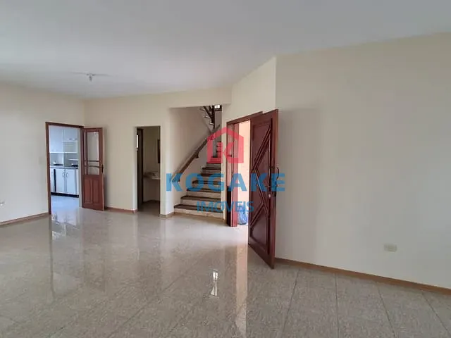 Sobrado com 360m² 4 quartos e 5 banheiros, para alugar, no bairro Urbanova em São José dos Campos