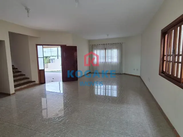 Sobrado com 360m² 4 quartos e 5 banheiros, para alugar, no bairro Urbanova em São José dos Campos