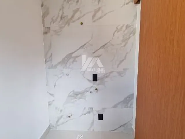 Sobrado com 214m² 3 quartos e 4 banheiros, à venda, no bairro Ronda em Ponta Grossa