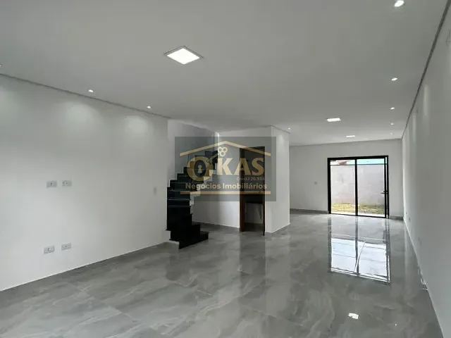 Sobrado com 123m² 3 quartos e 2 banheiros, à venda, no bairro Vila Cecília em Mogi das Cruzes