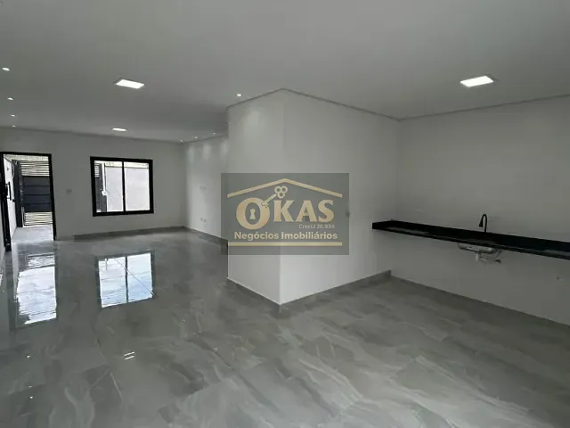 Sobrado com 123m² 3 quartos e 2 banheiros, à venda, no bairro Vila Cecília em Mogi das Cruzes