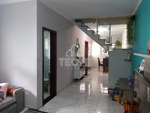 Sobrado 3 quartos e 3 banheiros, à venda, no bairro Jardim do Lago I em Taubaté