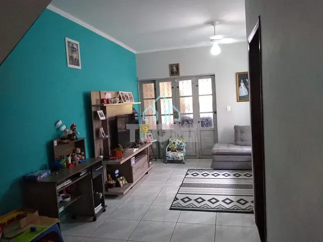 Sobrado 3 quartos e 3 banheiros, à venda, no bairro Jardim do Lago I em Taubaté