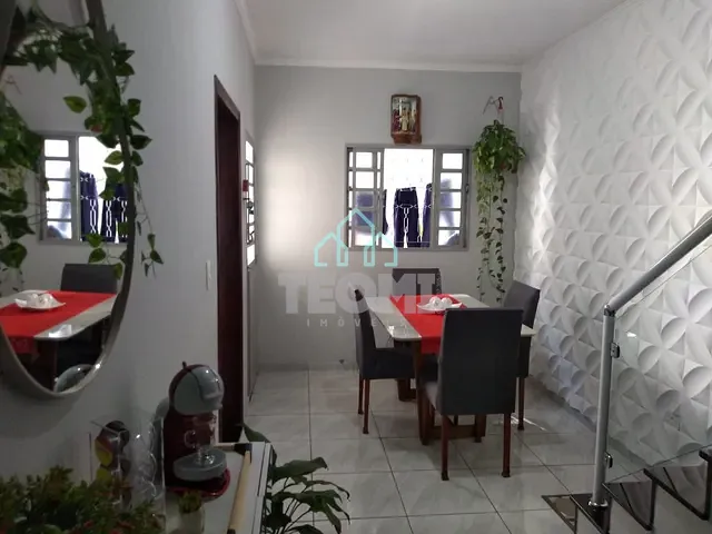 Sobrado 3 quartos e 3 banheiros, à venda, no bairro Jardim do Lago I em Taubaté