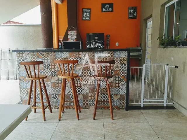 Sobrado com 250m² 3 quartos e 5 banheiros, à venda, no bairro Condomínio Residencial Jardins em Taubaté