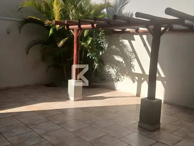 Sobrado com 200m² 3 quartos e 4 banheiros, à venda, no bairro Jardim Bréscia em Indaiatuba