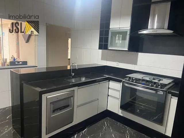 Sobrado com 370m² 3 quartos e 3 banheiros, à venda, no bairro Borda da Mata em Caçapava