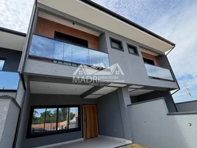 Sobrado com 100m² 3 quartos e 3 banheiros, à venda, no bairro Barra do Aririú em Palhoça