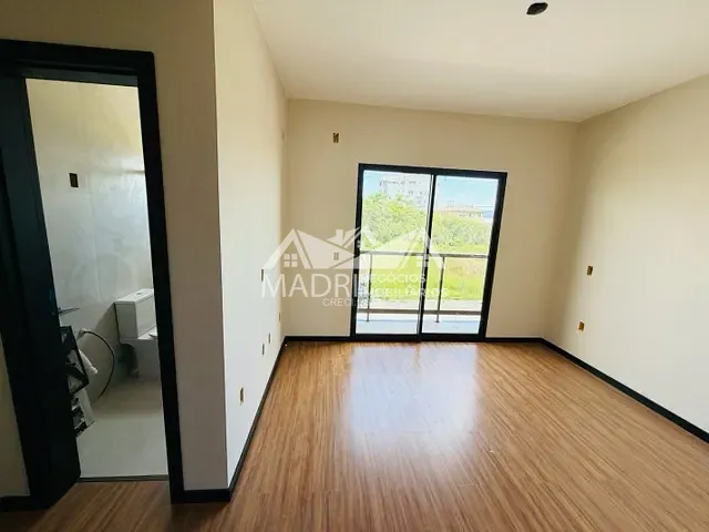 Sobrado com 100m² 3 quartos e 3 banheiros, à venda, no bairro Barra do Aririú em Palhoça