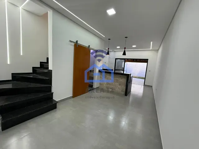 Sobrado com 135m² 2 quartos e 3 banheiros, à venda, no bairro Pontal de Santa Marina em Caraguatatuba