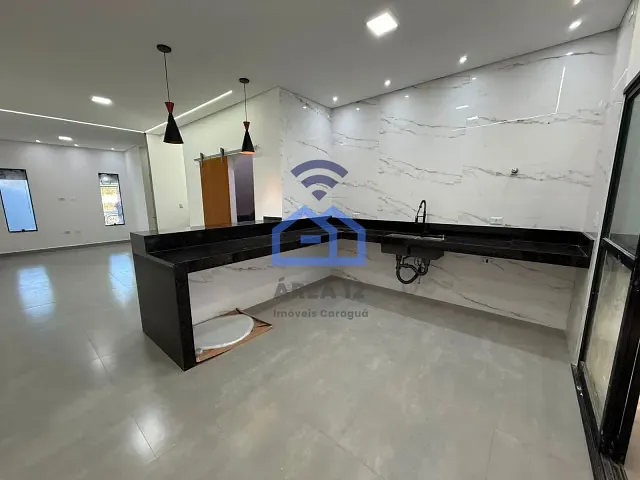 Sobrado com 135m² 2 quartos e 3 banheiros, à venda, no bairro Pontal de Santa Marina em Caraguatatuba