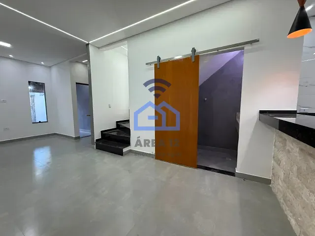 Sobrado com 135m² 2 quartos e 3 banheiros, à venda, no bairro Pontal de Santa Marina em Caraguatatuba