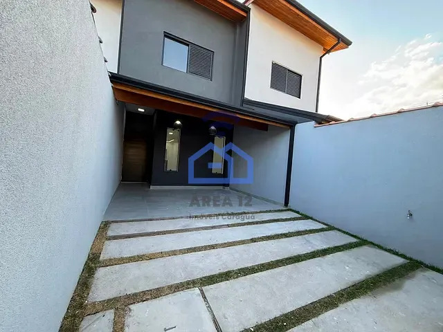 Sobrado com 135m² 2 quartos e 3 banheiros, à venda, no bairro Pontal de Santa Marina em Caraguatatuba