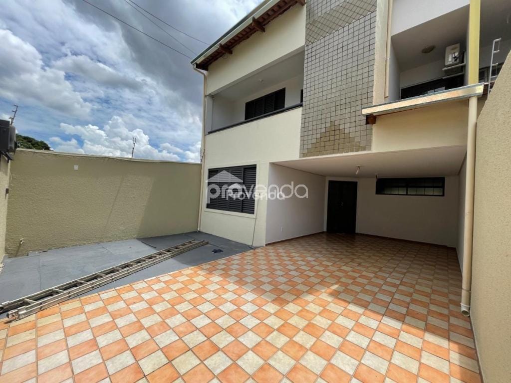 Sobrado, 4 quartos, 168 m² - Foto 1