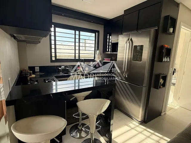 Sobrado 2 quartos e 1 banheiro, à venda ou para alugar, no bairro Bela Vista em Palhoça