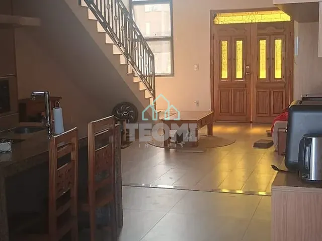 Sobrado com 306m² 3 quartos e 3 banheiros, à venda ou para alugar, no bairro Loteamento Residencial Pérola do Vale em Tremembé
