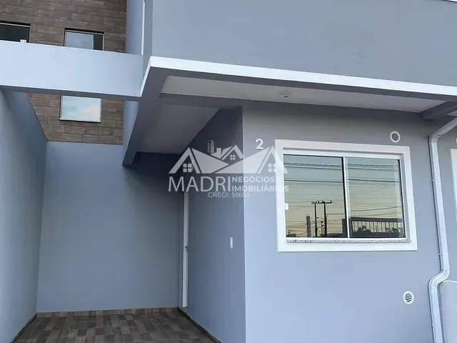 Sobrado 2 quartos e 1 banheiro, à venda, no bairro Nova Palhoça em Palhoça