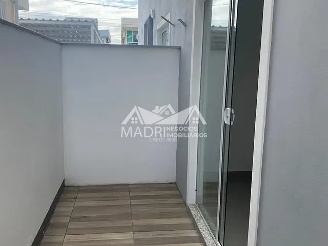 Sobrado 2 quartos e 1 banheiro, à venda, no bairro Nova Palhoça em Palhoça