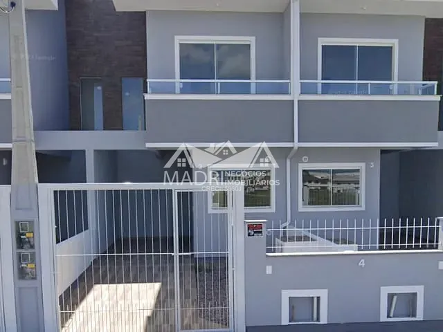 Sobrado 2 quartos e 1 banheiro, à venda, no bairro Nova Palhoça em Palhoça