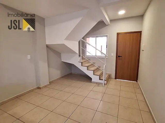 Sobrado com 76m² 2 quartos e 1 banheiro, à venda, no bairro Parque Residencial Nova Caçapava em Caçapava