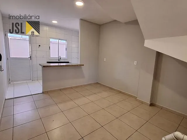 Sobrado com 76m² 2 quartos e 1 banheiro, à venda, no bairro Parque Residencial Nova Caçapava em Caçapava