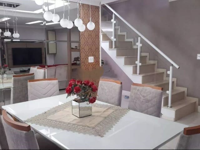 Foto do Sobrado - 🏞️ Sobrado de 221m² a 5 Minutos do Bosque Maia: 3 Dormitórios e 2 Vagas de Garagem! 🏡✨ | Organização Imobiliária Açores