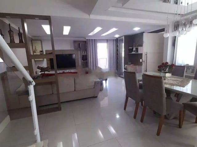 Foto do Sobrado - 🏞️ Sobrado de 221m² a 5 Minutos do Bosque Maia: 3 Dormitórios e 2 Vagas de Garagem! 🏡✨ | Organização Imobiliária Açores
