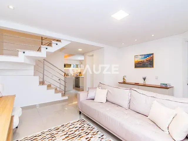Sobrado com 151m² 3 quartos e 2 banheiros, à venda, no bairro Pedro Moro em São José Dos Pinhais
