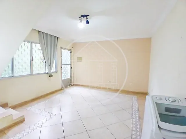 Sobrado com 300m², para alugar, no bairro Jardim Beatriz em São Paulo