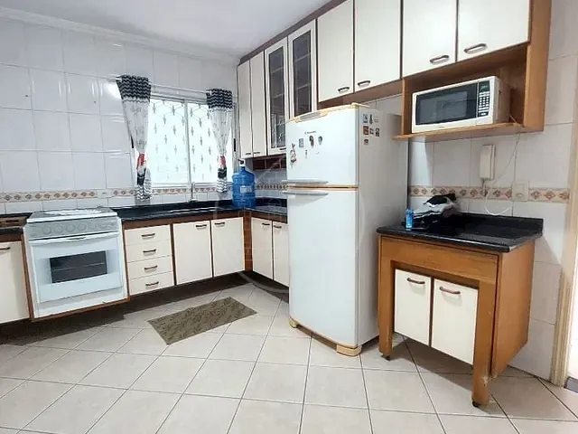 Sobrado com 300m² 3 quartos e 2 banheiros, para alugar, no bairro Jardim Beatriz em São Paulo