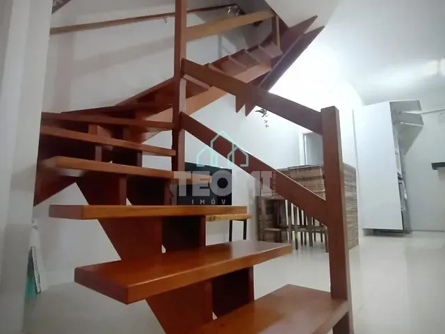 Sobrado 2 quartos e 3 banheiros, à venda, no bairro Jardim Adalgisa em Caraguatatuba
