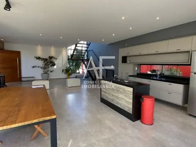 Sobrado com 250m² 3 quartos e 5 banheiros, à venda, no bairro Urbanova em São José dos Campos