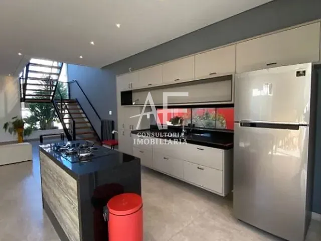 Sobrado com 250m² 3 quartos e 5 banheiros, à venda, no bairro Urbanova em São José dos Campos