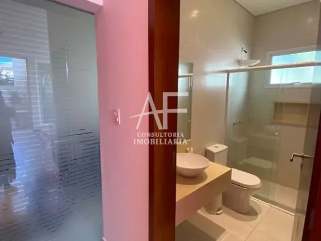 Sobrado com 250m² 3 quartos e 5 banheiros, à venda, no bairro Urbanova em São José dos Campos
