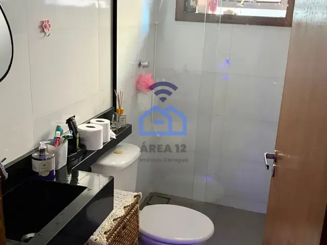 Sobrado com 65m² 2 quartos e 1 banheiro, à venda, no bairro Martim de Sá em Caraguatatuba