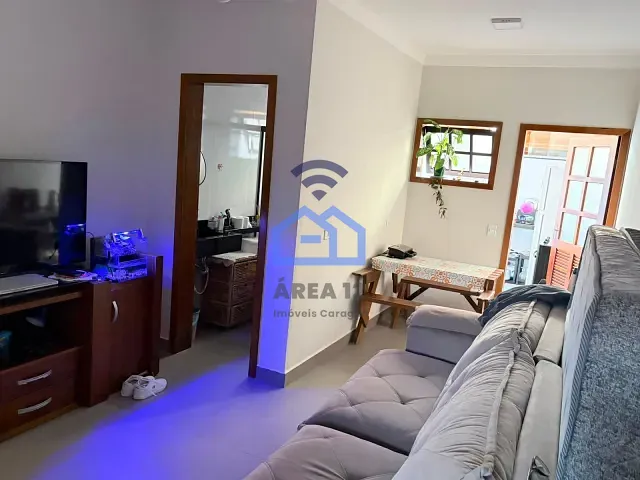 Sobrado com 65m² 2 quartos e 1 banheiro, à venda, no bairro Martim de Sá em Caraguatatuba