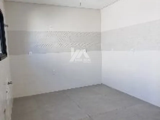 Sobrado 3 quartos e 4 banheiros, à venda, no bairro Orfãs em Ponta Grossa