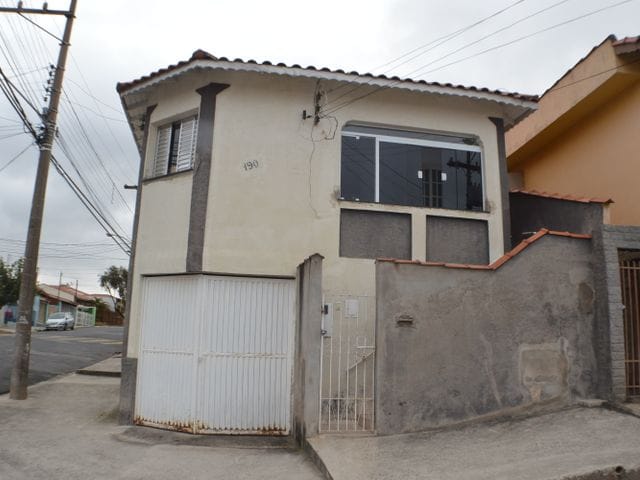 Sobrado com 119m² 3 quartos e 2 banheiros, à venda, no bairro Vila Mota em Bragança Paulista