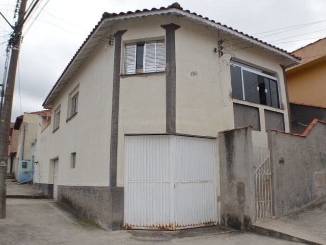 Sobrado com 119m² 3 quartos e 2 banheiros, à venda, no bairro Vila Mota em Bragança Paulista