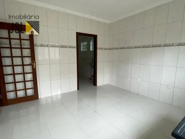 Sobrado com 175m² 4 quartos e 3 banheiros, à venda, no bairro Parque Residencial Santo André em Caçapava