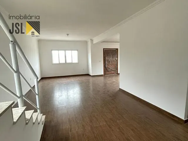 Sobrado com 175m² 4 quartos e 3 banheiros, à venda, no bairro Parque Residencial Santo André em Caçapava