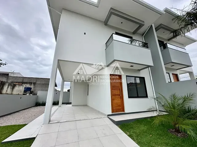 Sobrado 3 quartos e 3 banheiros, à venda, no bairro Serraria em São José