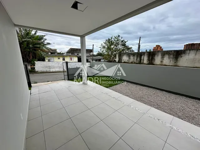 Sobrado 3 quartos e 3 banheiros, à venda, no bairro Serraria em São José