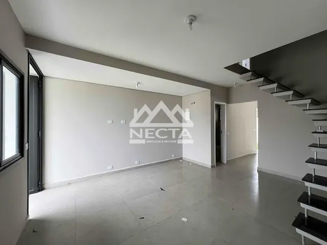 Sobrado com 80m² 2 quartos e 2 banheiros, à venda, no bairro Jardim Tarumãs em Caraguatatuba