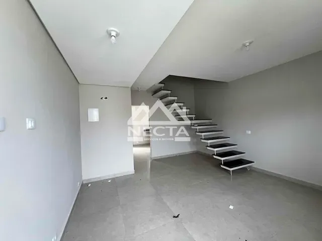 Sobrado com 80m² 2 quartos e 2 banheiros, à venda, no bairro Jardim Tarumãs em Caraguatatuba