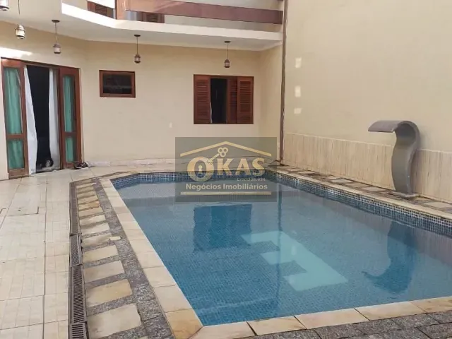Sobrado com 250m² 4 quartos e 4 banheiros, à venda, no bairro Jardim Vitória em Suzano