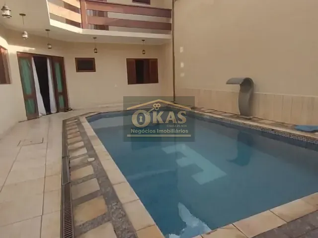 Sobrado com 250m² 4 quartos e 4 banheiros, à venda, no bairro Jardim Vitória em Suzano