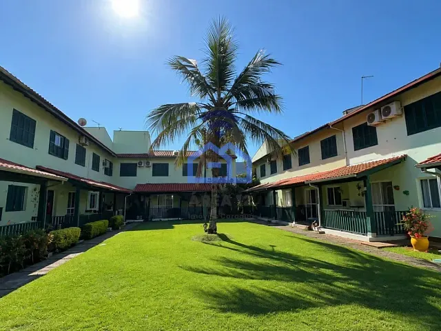 Sobrado 3 quartos e 2 banheiros, à venda, no bairro Martim de Sá em Caraguatatuba
