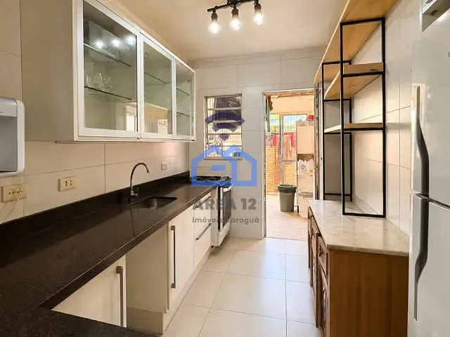 Sobrado 3 quartos e 2 banheiros, à venda, no bairro Martim de Sá em Caraguatatuba